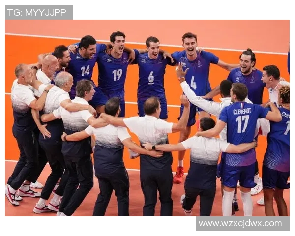 武汉排球队与南京排球队的速度较量赛后分析与战术总结